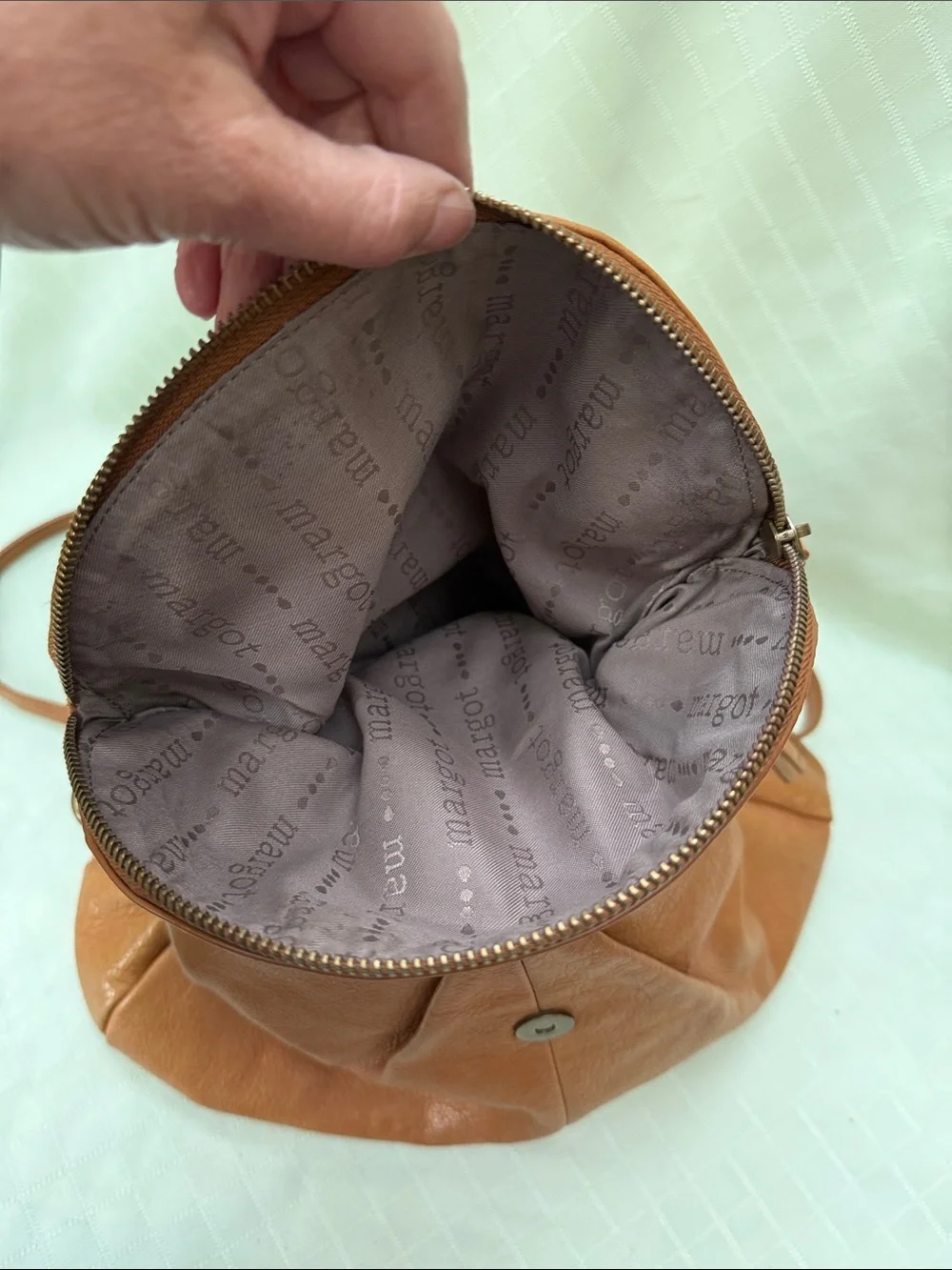Vintage Margot New York Leather Shoulder Bag in Caramel Shoulder Bags